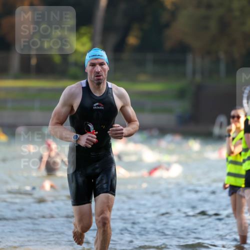 08.09.2024 - Stadtparktriathlon Michael Strokosch http://msf.ph/oto/7014332 08.09.2024 08:45:52 Schwimmen 5, 56, 59 meine-sportfotos.de