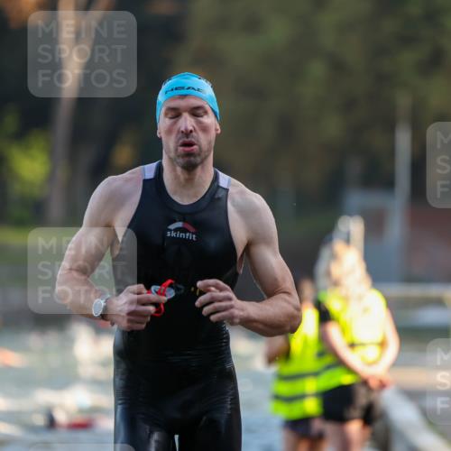 08.09.2024 - Stadtparktriathlon Michael Strokosch http://msf.ph/oto/7014356 08.09.2024 08:45:53 Schwimmen 5, 56, 59 meine-sportfotos.de