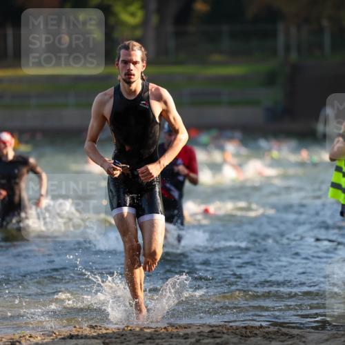 08.09.2024 - Stadtparktriathlon Michael Strokosch http://msf.ph/oto/7014415 08.09.2024 08:46:01 Schwimmen 5, 32, 38, 51, 56 meine-sportfotos.de