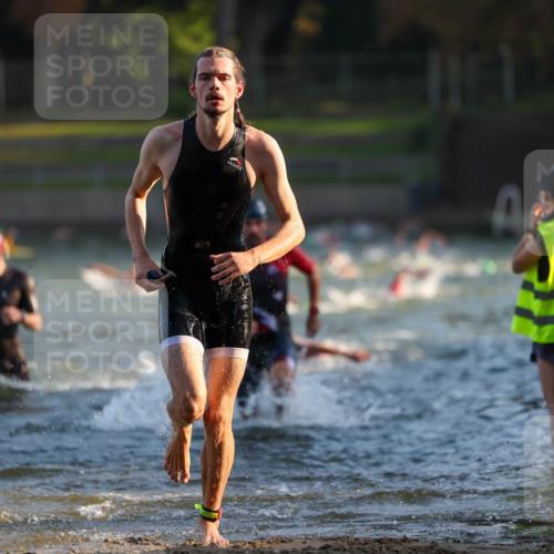 08.09.2024 - Stadtparktriathlon Michael Strokosch http://msf.ph/oto/7014424 08.09.2024 08:46:01 Schwimmen 5, 32, 38, 51, 56 meine-sportfotos.de