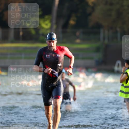 08.09.2024 - Stadtparktriathlon Michael Strokosch http://msf.ph/oto/7014439 08.09.2024 08:46:04 Schwimmen 5, 32, 38, 51, 56 meine-sportfotos.de