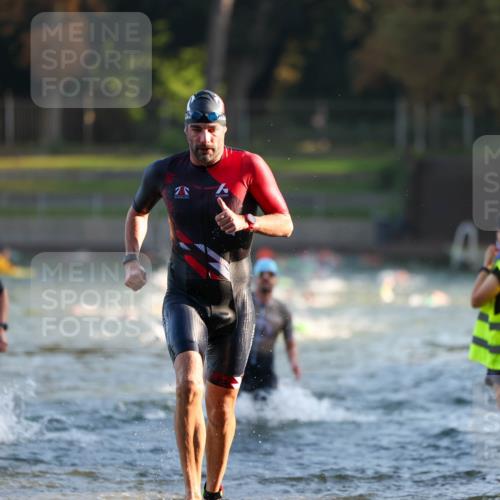 08.09.2024 - Stadtparktriathlon Michael Strokosch http://msf.ph/oto/7014443 08.09.2024 08:46:05 Schwimmen 5, 32, 38, 51 meine-sportfotos.de