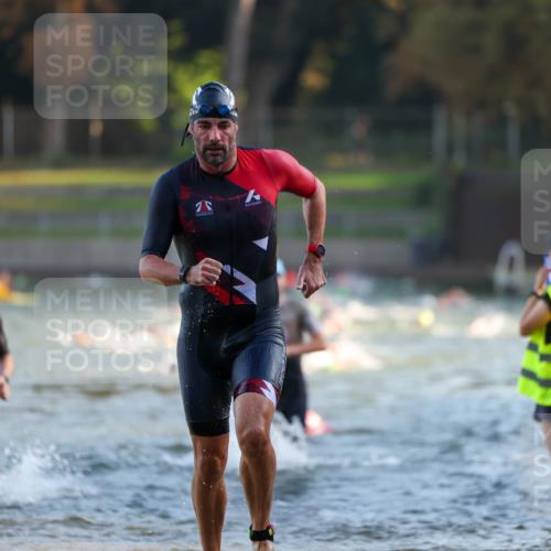 08.09.2024 - Stadtparktriathlon Michael Strokosch http://msf.ph/oto/7014450 08.09.2024 08:46:05 Schwimmen 5, 32, 38, 51 meine-sportfotos.de