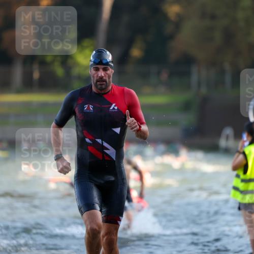 08.09.2024 - Stadtparktriathlon Michael Strokosch http://msf.ph/oto/7014455 08.09.2024 08:46:05 Schwimmen 5, 32, 38, 51 meine-sportfotos.de