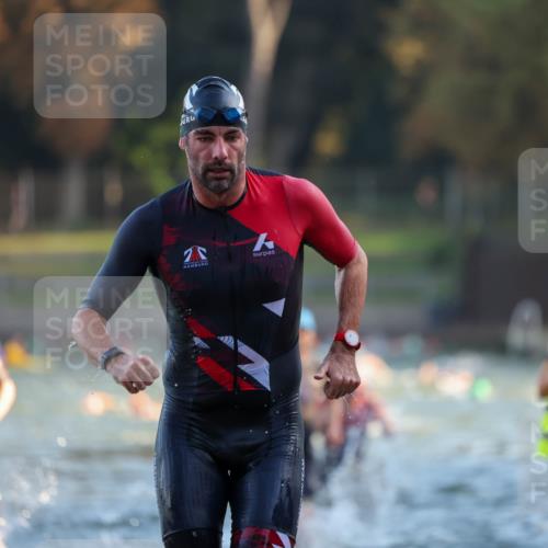 08.09.2024 - Stadtparktriathlon Michael Strokosch http://msf.ph/oto/7014478 08.09.2024 08:46:06 Schwimmen 5, 32, 38, 51 meine-sportfotos.de