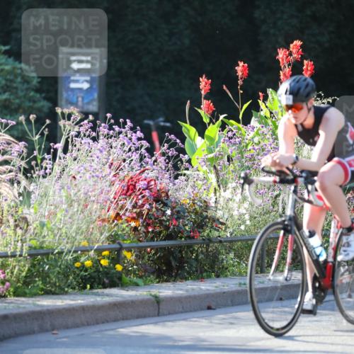 08.09.2024 - Stadtparktriathlon Zöllner http://msf.ph/oto/7014495 08.09.2024 09:19:37 Radfahren 104, 171 meine-sportfotos.de