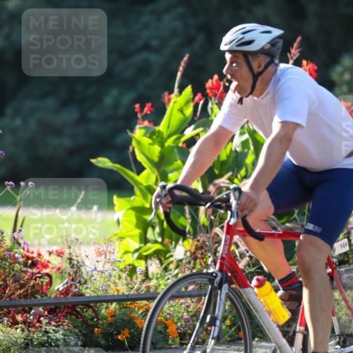 08.09.2024 - Stadtparktriathlon Zöllner http://msf.ph/oto/7014500 08.09.2024 09:19:44 Radfahren 104, 105 meine-sportfotos.de