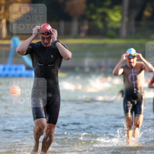 08.09.2024 - Stadtparktriathlon Michael Strokosch http://msf.ph/oto/7014523 08.09.2024 08:46:08 Schwimmen 5, 32, 38, 51 meine-sportfotos.de