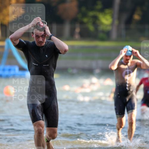 08.09.2024 - Stadtparktriathlon Michael Strokosch http://msf.ph/oto/7014527 08.09.2024 08:46:08 Schwimmen 5, 32, 38, 51 meine-sportfotos.de