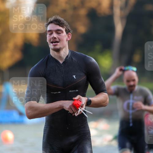 08.09.2024 - Stadtparktriathlon Michael Strokosch http://msf.ph/oto/7014571 08.09.2024 08:46:10 Schwimmen 32, 38, 51 meine-sportfotos.de
