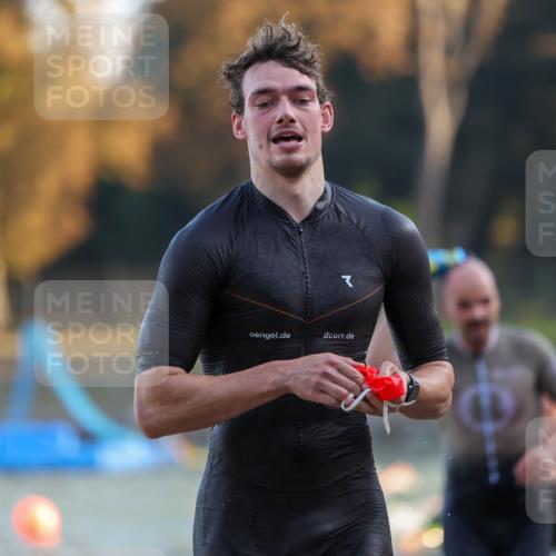 08.09.2024 - Stadtparktriathlon Michael Strokosch http://msf.ph/oto/7014580 08.09.2024 08:46:10 Schwimmen 32, 38, 51 meine-sportfotos.de
