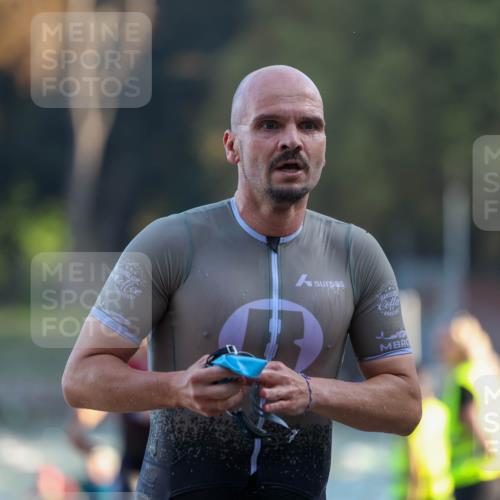 08.09.2024 - Stadtparktriathlon Michael Strokosch http://msf.ph/oto/7014610 08.09.2024 08:46:12 Schwimmen 32, 38, 51 meine-sportfotos.de