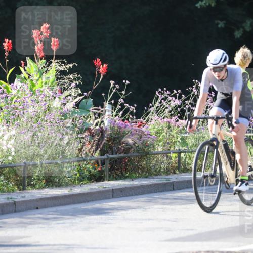 08.09.2024 - Stadtparktriathlon Zöllner http://msf.ph/oto/7014624 08.09.2024 09:20:46 Radfahren 6, 93, 115, 120, 135, 152, 161 meine-sportfotos.de