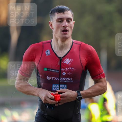 08.09.2024 - Stadtparktriathlon Michael Strokosch http://msf.ph/oto/7014670 08.09.2024 08:46:15 Schwimmen 1, 38, 62 meine-sportfotos.de