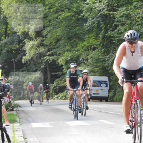 08.09.2024 - Stadtparktriathlon Zöllner http://msf.ph/oto/7014701 08.09.2024 12:19:22 Radfahren 762, 777, 803, 863, 876, 879, 890 meine-sportfotos.de