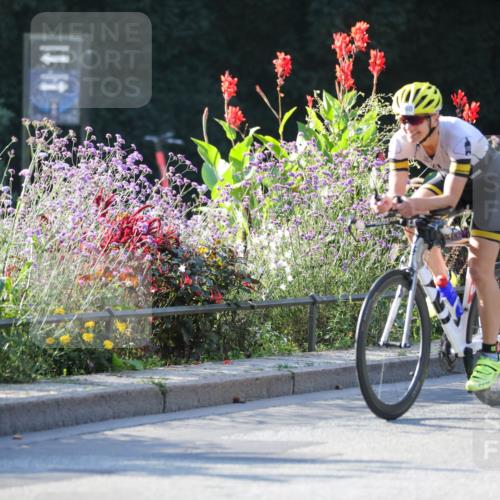 08.09.2024 - Stadtparktriathlon Zöllner http://msf.ph/oto/7014845 08.09.2024 09:22:33 Radfahren 160, 178 meine-sportfotos.de