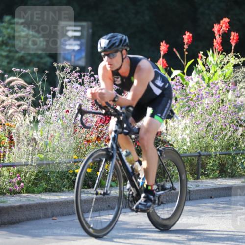 08.09.2024 - Stadtparktriathlon Zöllner http://msf.ph/oto/7014923 08.09.2024 09:23:02 Radfahren 94, 121 meine-sportfotos.de