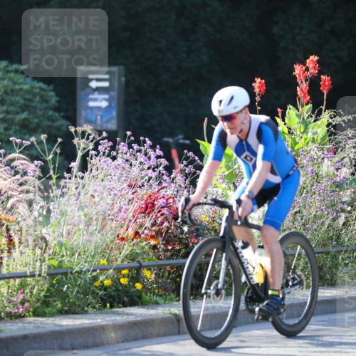 08.09.2024 - Stadtparktriathlon Zöllner http://msf.ph/oto/7015033 08.09.2024 09:25:17 Radfahren 101 meine-sportfotos.de