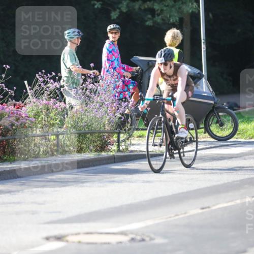 08.09.2024 - Stadtparktriathlon Zöllner http://msf.ph/oto/7015084 08.09.2024 09:25:50 Radfahren 91, 102, 105, 110, 141, 158, 167 meine-sportfotos.de