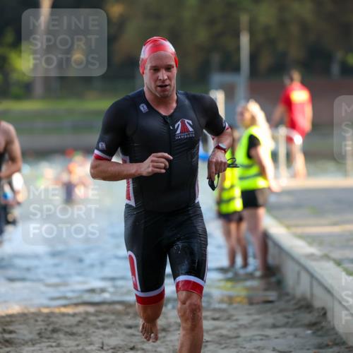 08.09.2024 - Stadtparktriathlon Michael Strokosch http://msf.ph/oto/7015197 08.09.2024 08:46:54 Schwimmen 20, 33, 48, 77, 80, 83, 89 meine-sportfotos.de