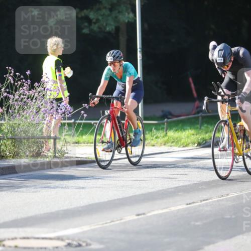 08.09.2024 - Stadtparktriathlon Zöllner http://msf.ph/oto/7015268 08.09.2024 09:26:43 Radfahren 100, 104, 111, 120 meine-sportfotos.de