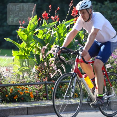 08.09.2024 - Stadtparktriathlon Zöllner http://msf.ph/oto/7015297 08.09.2024 09:26:54 Radfahren 93, 104, 115, 120, 134 meine-sportfotos.de