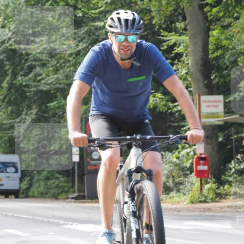 08.09.2024 - Stadtparktriathlon Zöllner http://msf.ph/oto/7015338 08.09.2024 12:20:53 Radfahren 767, 782, 884, 892, 912, 924, 926, 927 meine-sportfotos.de