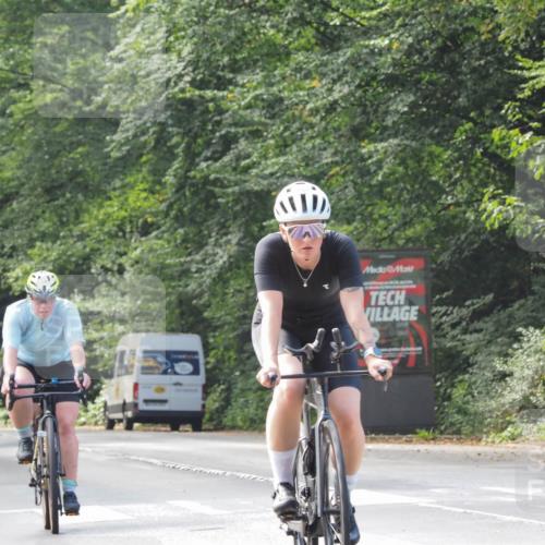 08.09.2024 - Stadtparktriathlon Zöllner http://msf.ph/oto/7015349 08.09.2024 12:20:55 Radfahren 767, 782, 884, 892, 912, 924, 926, 927 meine-sportfotos.de