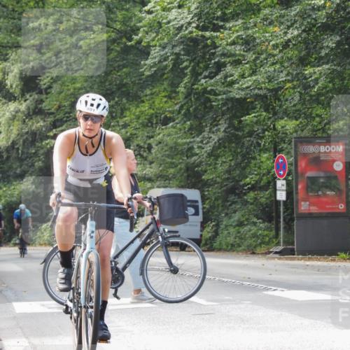 08.09.2024 - Stadtparktriathlon Zöllner http://msf.ph/oto/7015526 08.09.2024 12:21:55 Radfahren 754, 861, 881, 910 meine-sportfotos.de