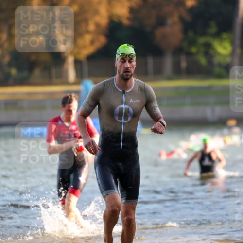 08.09.2024 - Stadtparktriathlon Michael Strokosch http://msf.ph/oto/7015562 08.09.2024 08:47:18 Schwimmen 39, 44, 55 meine-sportfotos.de