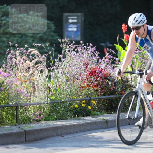 08.09.2024 - Stadtparktriathlon Zöllner http://msf.ph/oto/7015571 08.09.2024 09:28:39 Radfahren 52, 103, 143 meine-sportfotos.de