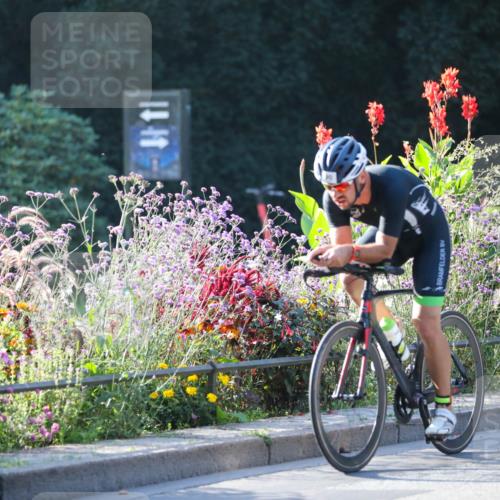 08.09.2024 - Stadtparktriathlon Zöllner http://msf.ph/oto/7015589 08.09.2024 09:29:04 Radfahren 90, 99, 121 meine-sportfotos.de