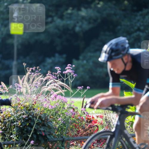 08.09.2024 - Stadtparktriathlon Zöllner http://msf.ph/oto/7015606 08.09.2024 09:29:15 Radfahren 121 meine-sportfotos.de