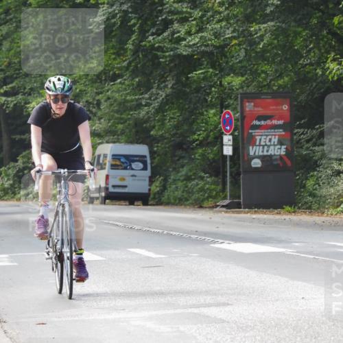 08.09.2024 - Stadtparktriathlon Zöllner http://msf.ph/oto/7015614 08.09.2024 12:22:14 Radfahren 820, 883, 900, 904, 930 meine-sportfotos.de