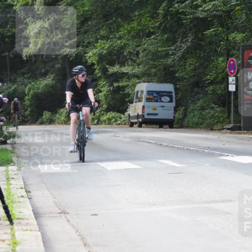 08.09.2024 - Stadtparktriathlon Zöllner http://msf.ph/oto/7015636 08.09.2024 12:22:15 Radfahren 820, 883, 900, 904, 930 meine-sportfotos.de