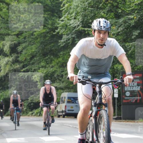 08.09.2024 - Stadtparktriathlon Zöllner http://msf.ph/oto/7015914 08.09.2024 12:23:42 Radfahren 760, 789, 826, 842, 849, 889, 915 meine-sportfotos.de