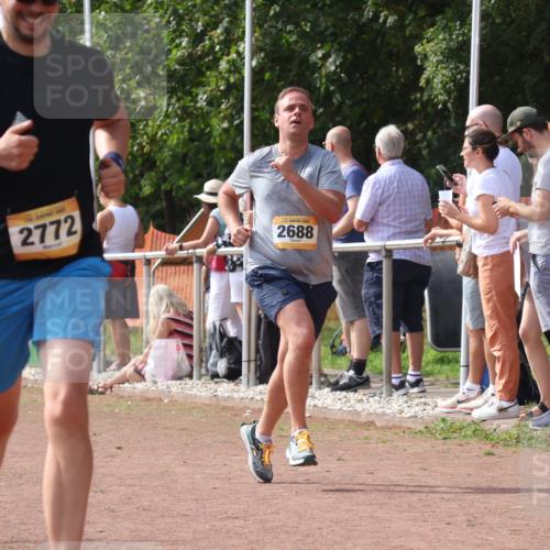 08.09.2024 - Airport Race Strokosch-Dieckow http://msf.ph/oto/7015986 08.09.2024 12:07:02 Ziel 2688, 2772, 2831 meine-sportfotos.de