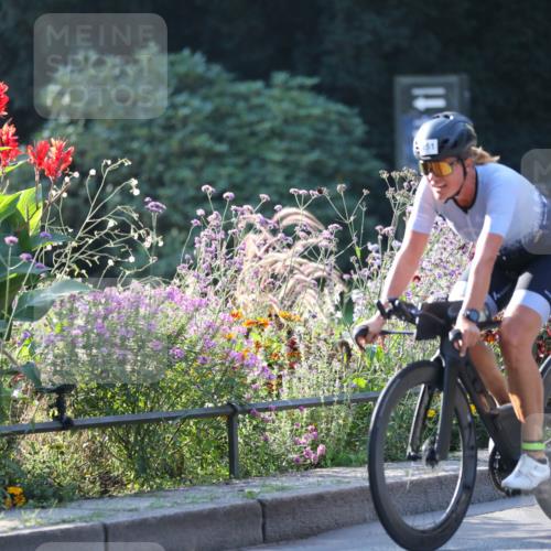 08.09.2024 - Stadtparktriathlon Zöllner http://msf.ph/oto/7016328 08.09.2024 09:38:10 Radfahren 151, 164 meine-sportfotos.de
