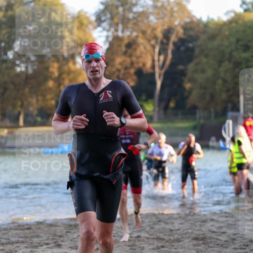 08.09.2024 - Stadtparktriathlon Michael Strokosch http://msf.ph/oto/7016352 08.09.2024 08:48:12 Schwimmen 24, 27, 37, 46, 57, 58, 60, 64, 82 meine-sportfotos.de