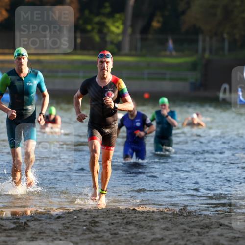 08.09.2024 - Stadtparktriathlon Michael Strokosch http://msf.ph/oto/7016688 08.09.2024 08:48:33 Schwimmen 4, 14, 61, 65 meine-sportfotos.de