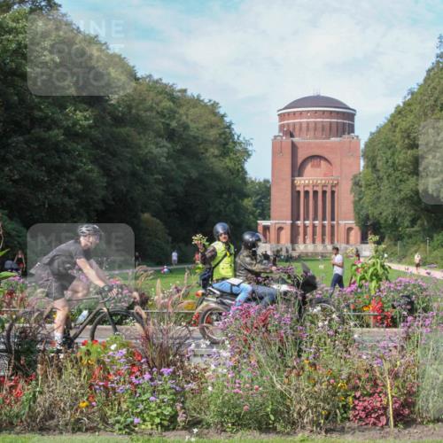 08.09.2024 - Stadtparktriathlon Zöllner http://msf.ph/oto/7016851 08.09.2024 11:51:31 Radfahren 586, 589, 701, 702 meine-sportfotos.de