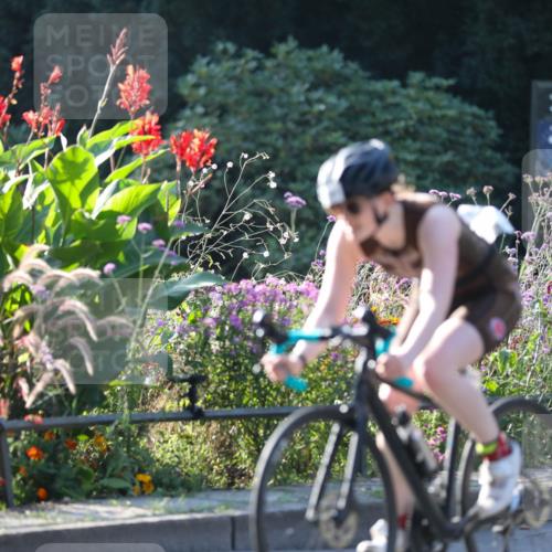 08.09.2024 - Stadtparktriathlon Zöllner http://msf.ph/oto/7016999 08.09.2024 09:43:40 Radfahren 141, 143 meine-sportfotos.de