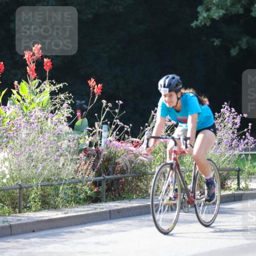 08.09.2024 - Stadtparktriathlon Zöllner http://msf.ph/oto/7017261 08.09.2024 09:55:41 Radfahren 191, 242 meine-sportfotos.de