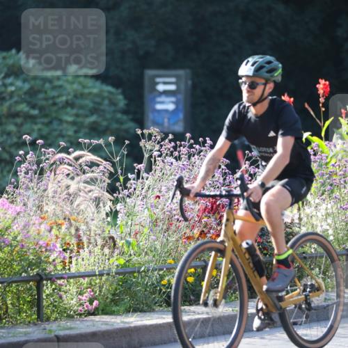 08.09.2024 - Stadtparktriathlon Zöllner http://msf.ph/oto/7017319 08.09.2024 09:56:01 Radfahren 219, 227 meine-sportfotos.de