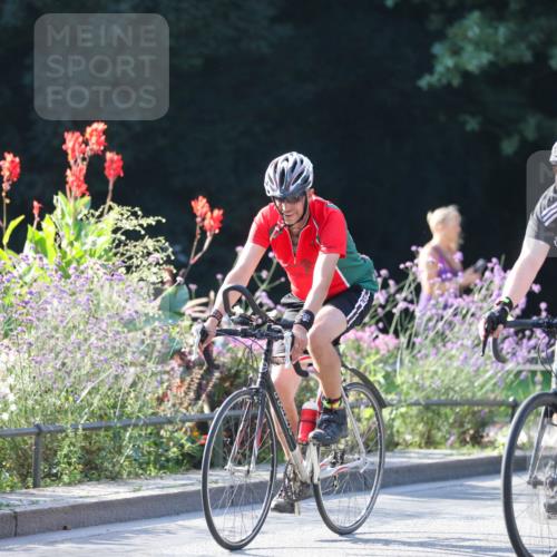 08.09.2024 - Stadtparktriathlon Zöllner http://msf.ph/oto/7017363 08.09.2024 09:56:19 Radfahren 209, 231 meine-sportfotos.de