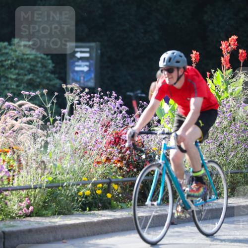 08.09.2024 - Stadtparktriathlon Zöllner http://msf.ph/oto/7017427 08.09.2024 09:56:55 Radfahren 184, 201, 253 meine-sportfotos.de