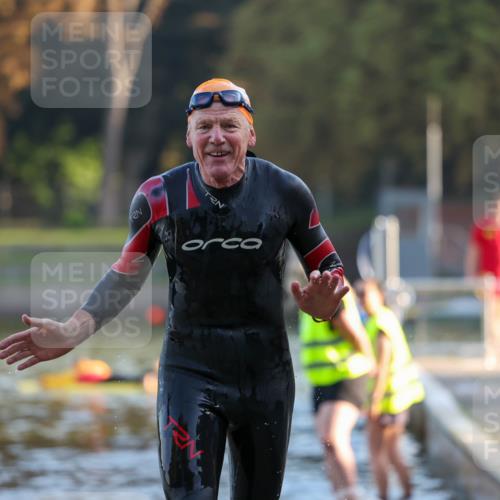 08.09.2024 - Stadtparktriathlon Michael Strokosch http://msf.ph/oto/7017515 08.09.2024 08:49:29 Schwimmen 2 meine-sportfotos.de
