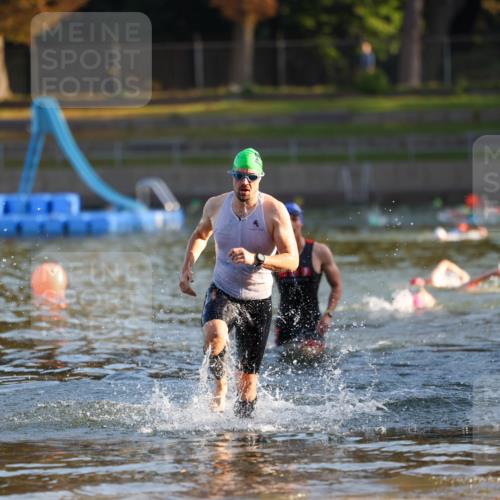08.09.2024 - Stadtparktriathlon Michael Strokosch http://msf.ph/oto/7017648 08.09.2024 08:57:15 Schwimmen 114, 122 meine-sportfotos.de