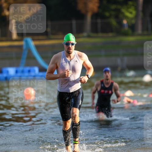 08.09.2024 - Stadtparktriathlon Michael Strokosch http://msf.ph/oto/7017676 08.09.2024 08:57:17 Schwimmen 114, 122 meine-sportfotos.de