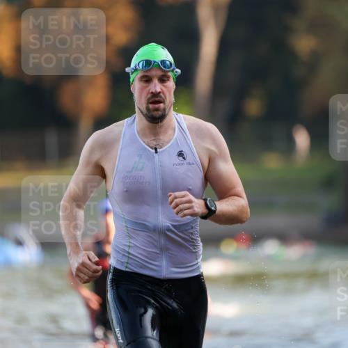 08.09.2024 - Stadtparktriathlon Michael Strokosch http://msf.ph/oto/7017699 08.09.2024 08:57:19 Schwimmen 99, 114, 122 meine-sportfotos.de